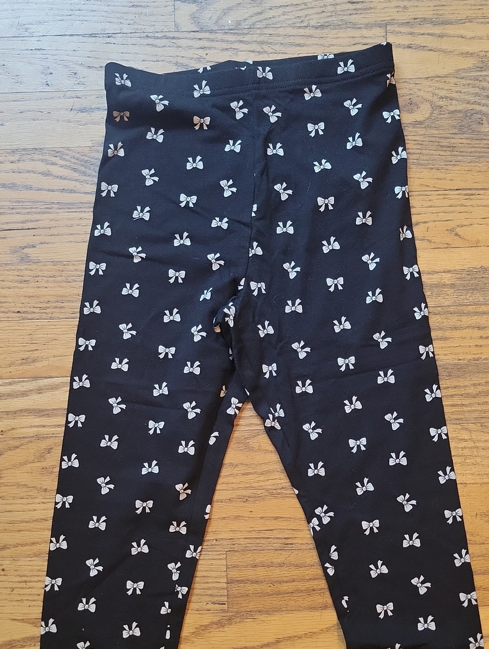 New With Tags Old Navy Black Leggings with White Bow Print - Size XL 14/16